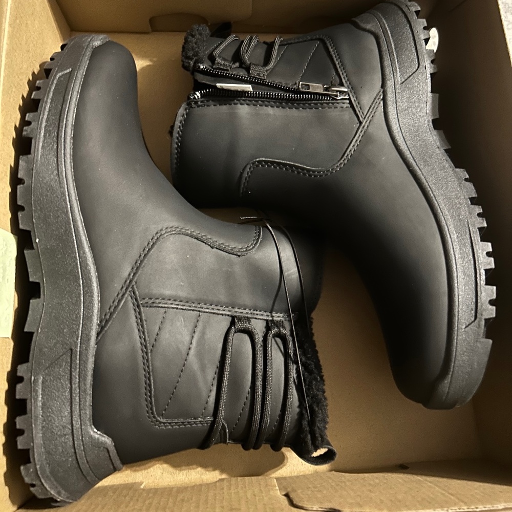 Eddie Bauer shoes